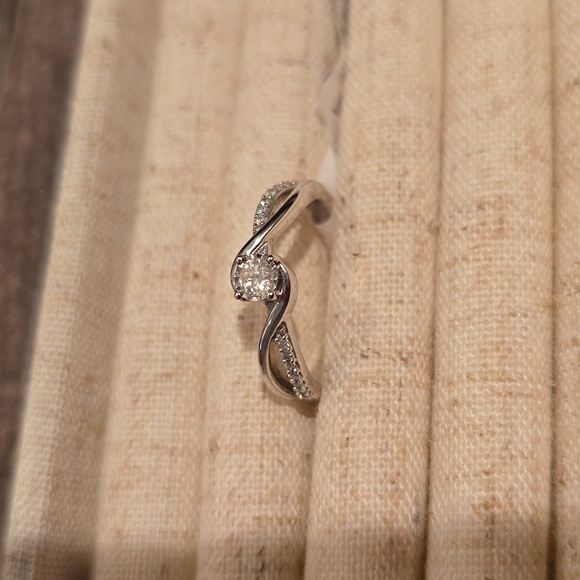 KOHL'S 1/5 CTTW DIAMOND 10K GOLD RING SIZE 7 - Picture 6 of 14